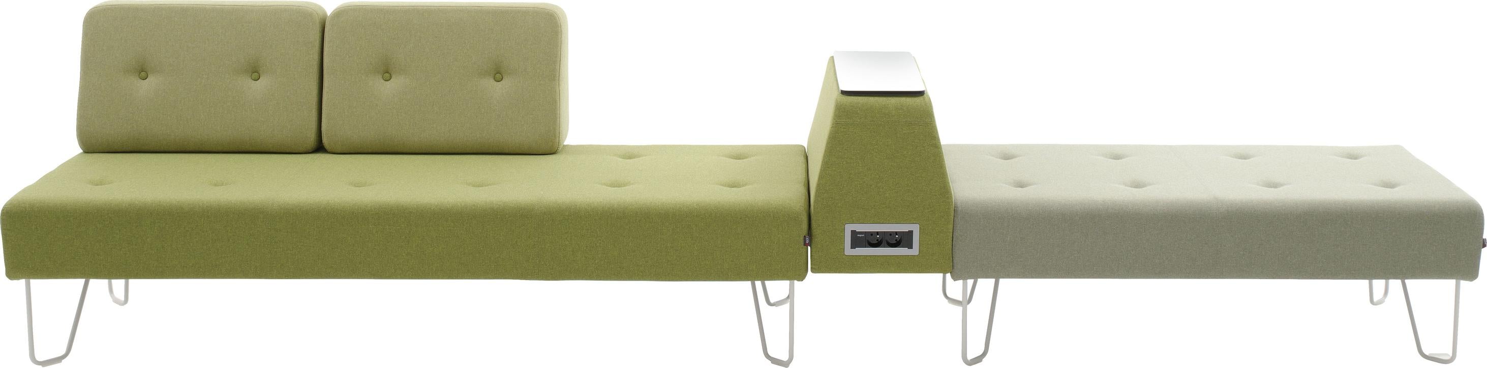 Moderne Sitzlandschaft Cool 5 mit Steckdosenmodul.