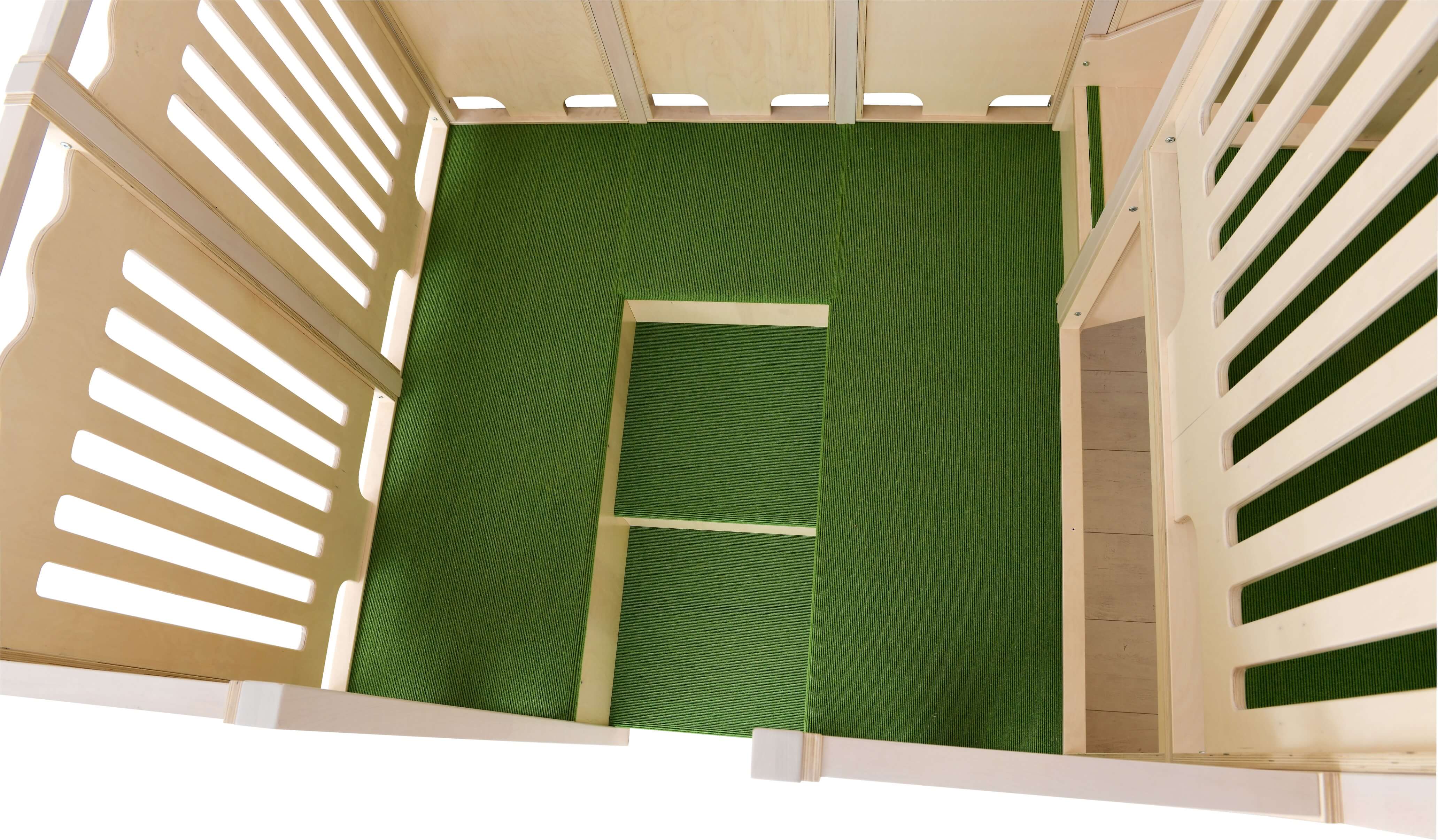 Kindergarten Hochebene Bianca Detailansicht oberste Ebene Treppe