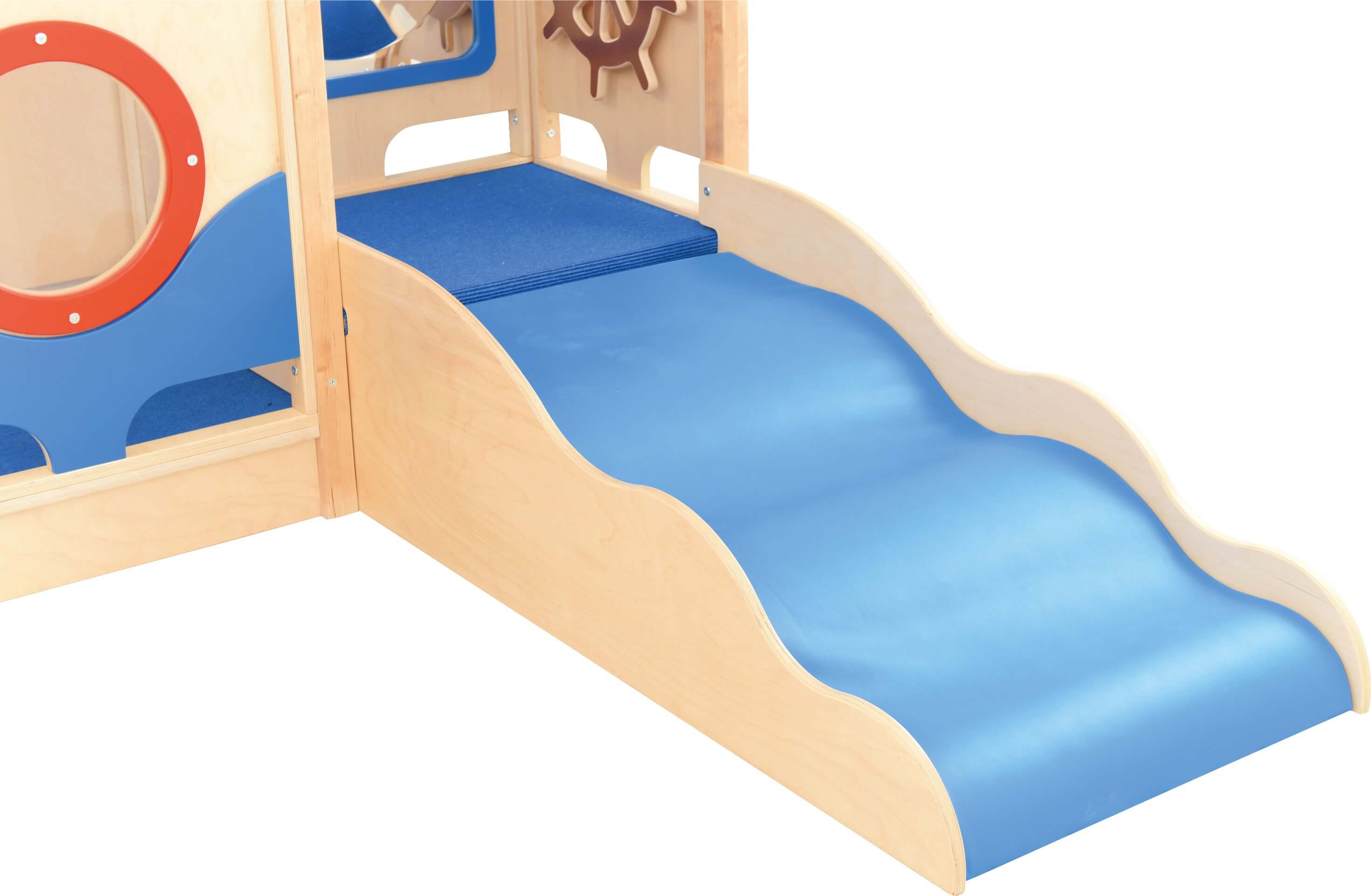 Spielpodest Ahoi! für Krippen und Kindergarten Detailansicht Rutsche