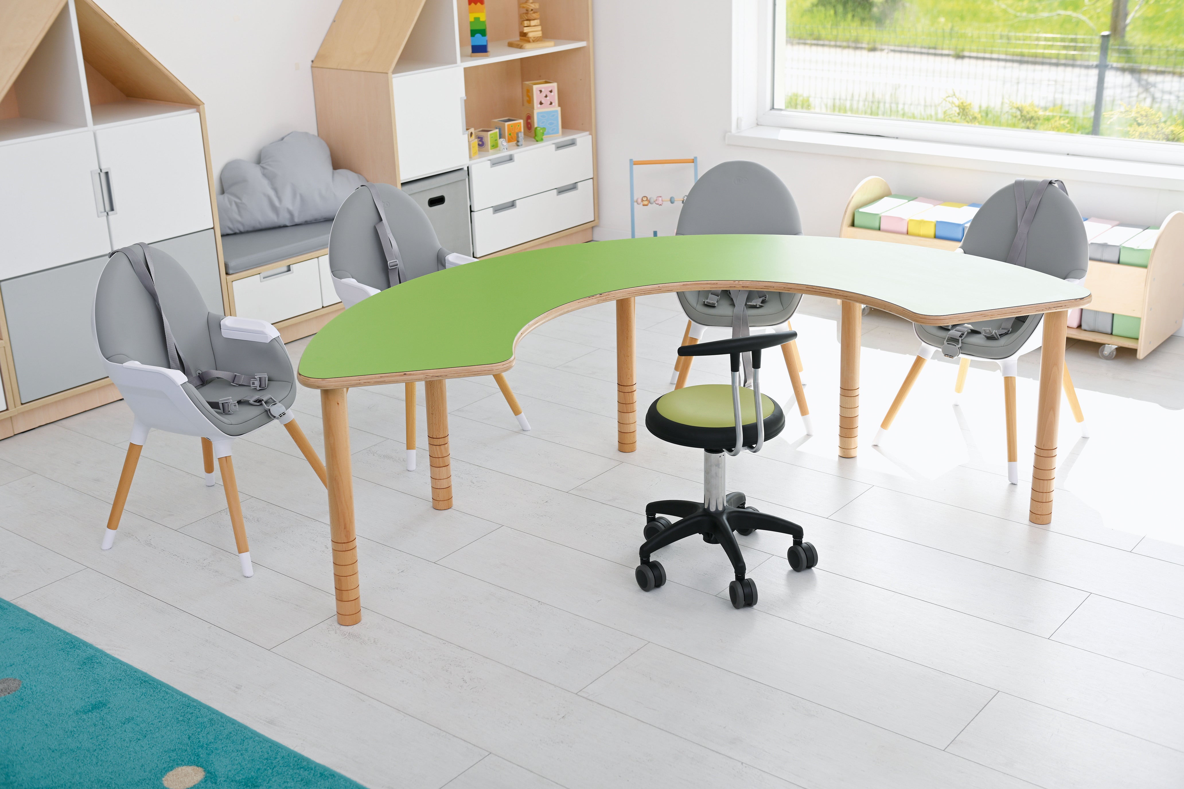 Tisch in hufeisenform für Kindergarten und Krippe im Gruppenraum