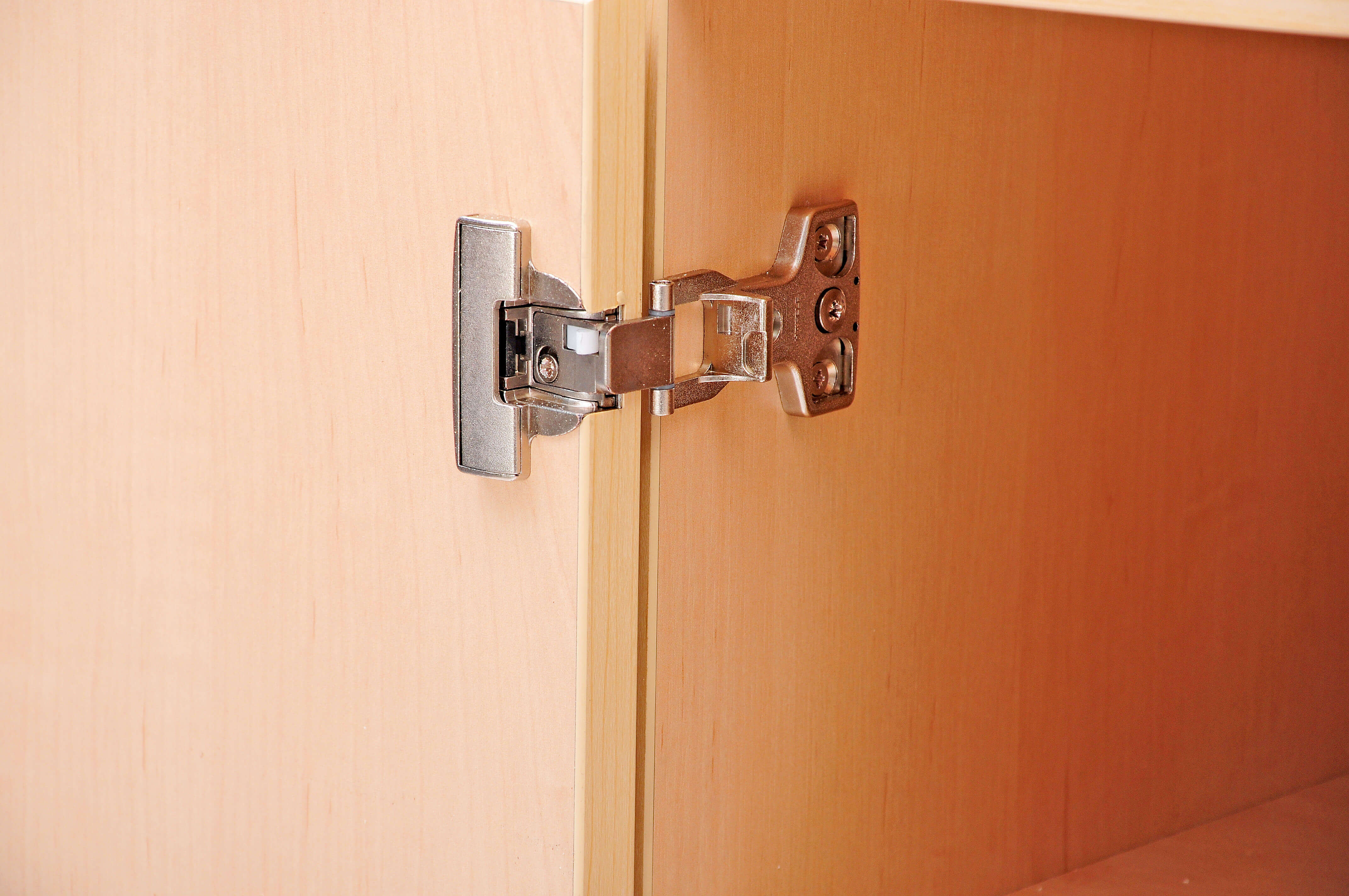 Wickelkommode optional mit Türen und Wickelauflage, versch. Farben. Geeignet für die Krippe, Kita & Kindergarten.