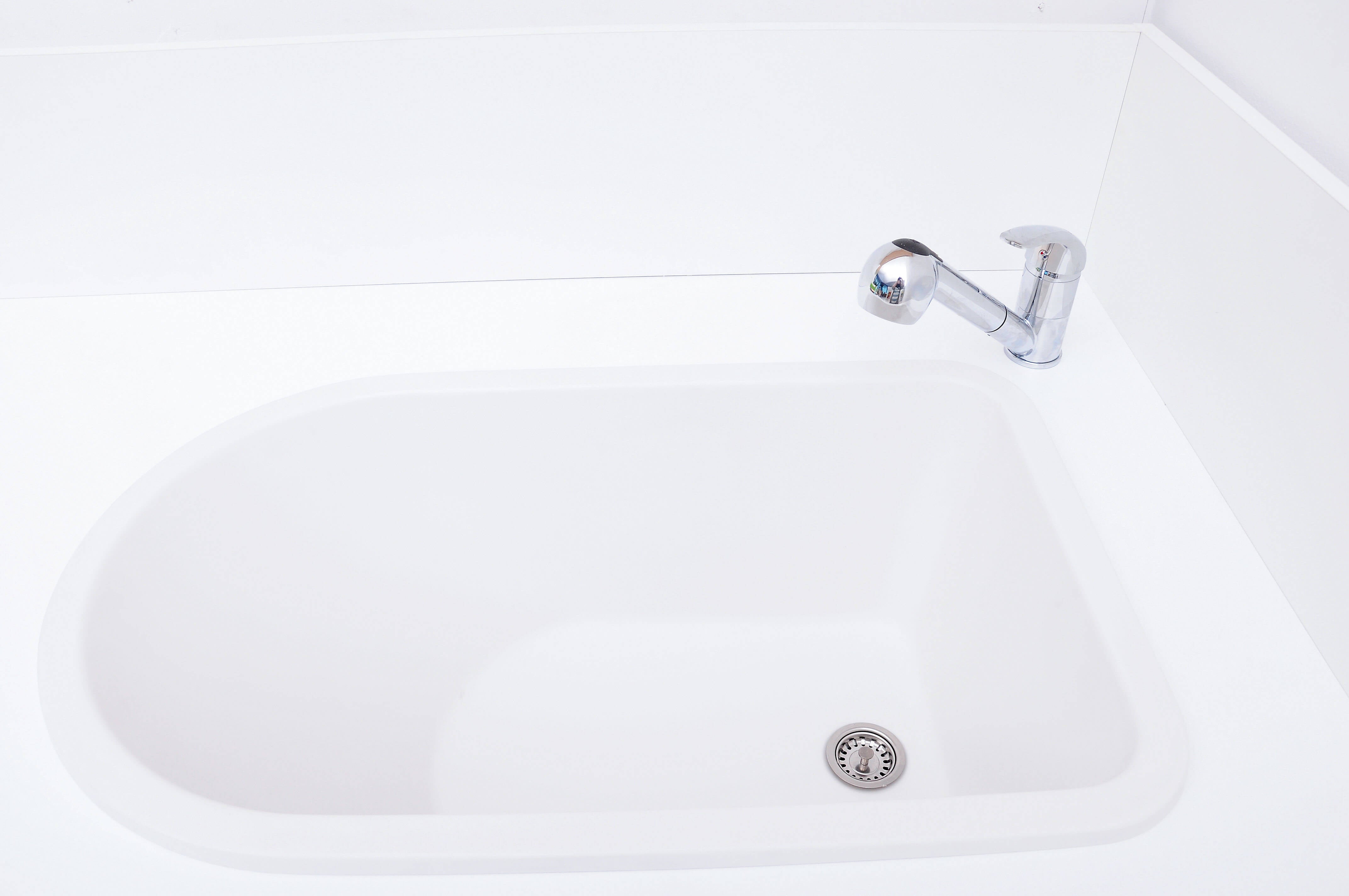 Wickelkommoden-Landschaft XXL mit Treppe und Waschbecken/Badewanne. Geeignet für die Krippe, Kita & Kindergarten.