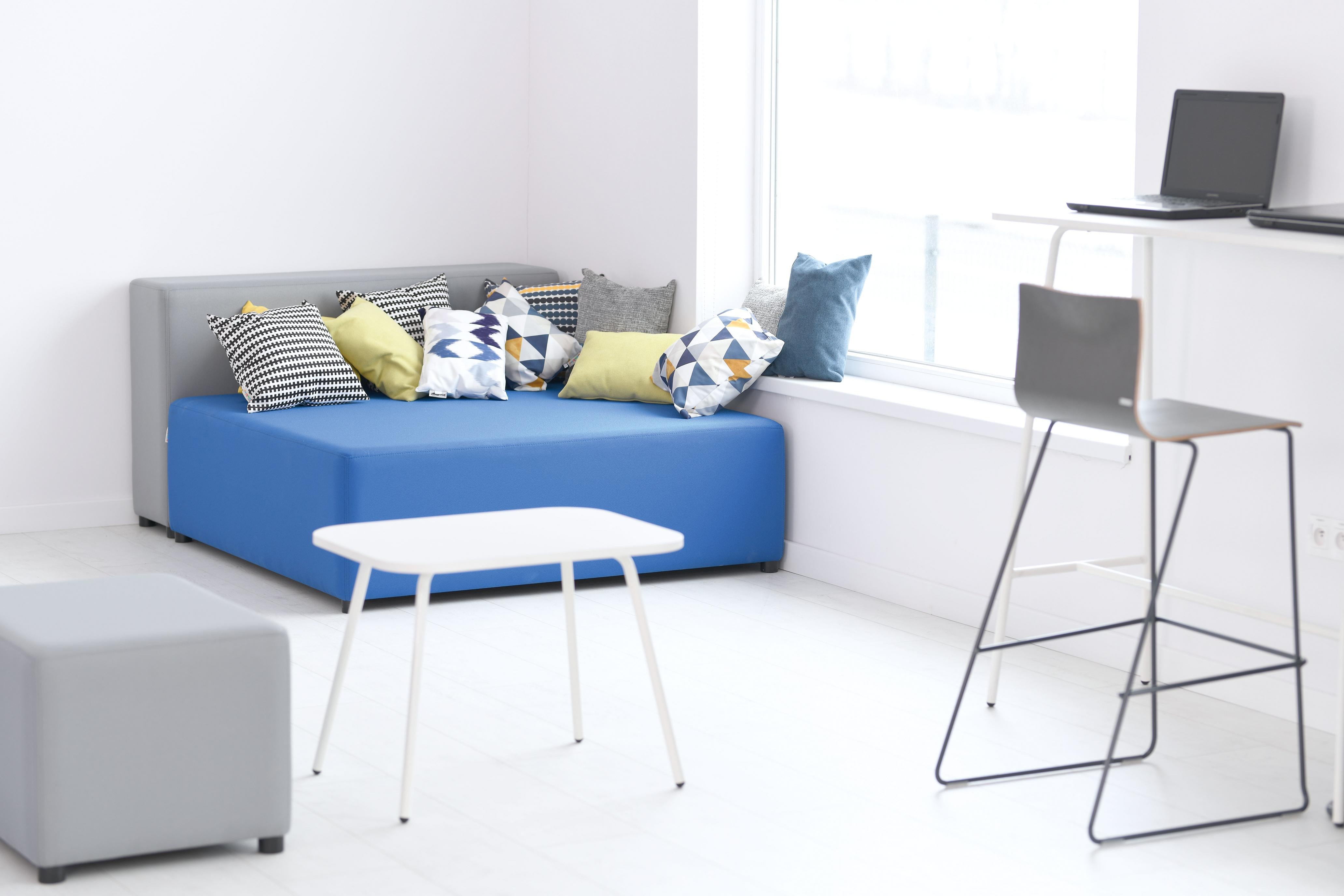 Modul Blocks maxi blau – Loungemöbel für Schule & Büro