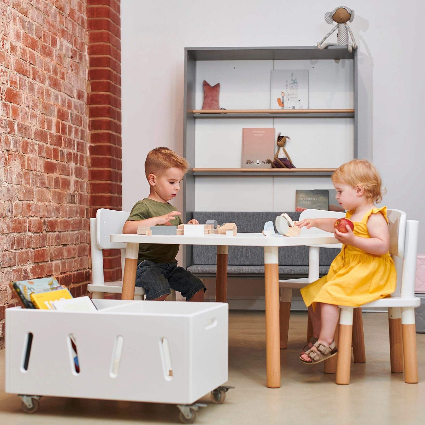 TAB-Serie - konfigurierbare Tische/Stühle/Schränke